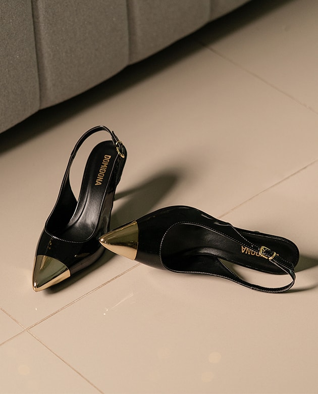 Scarpin slingback feminino com bico dourado Domidona – best seller da marca