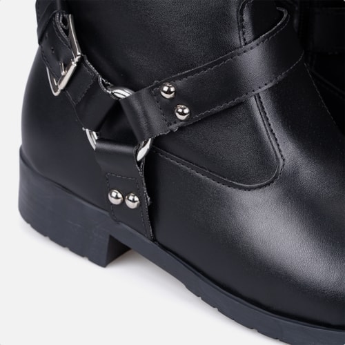 Bota Biker Feminina Preta Cano Alto Tratorada Com Fivelas Tendência
