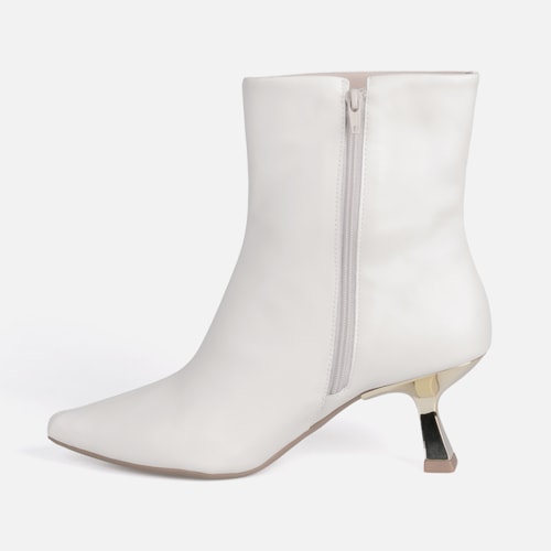 Bota Cano Curto Salto Fino Baixo Kitten Heel Metalizado Bico Fino Off White