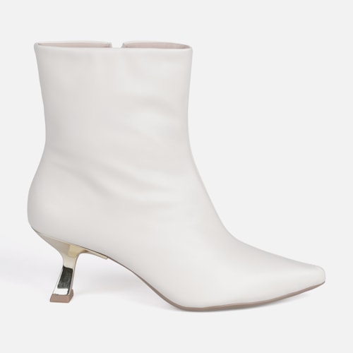 Bota Cano Curto Salto Fino Baixo Kitten Heel Metalizado Bico Fino Off White
