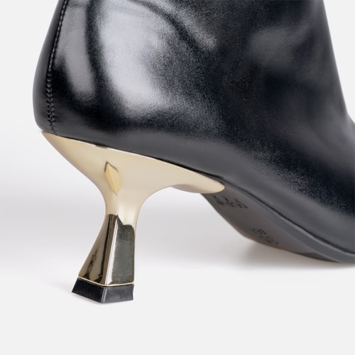 Bota Cano Curto Salto Fino Baixo Kitten Heel Metalizado Bico Fino Preta