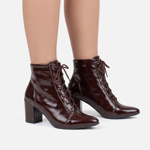 Bota Feminina Cano Curto Bico Fino Salto Grosso Confortável Marrom