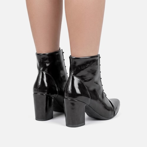 Bota Feminina Cano Curto Bico Fino Salto Grosso Confortável Preta