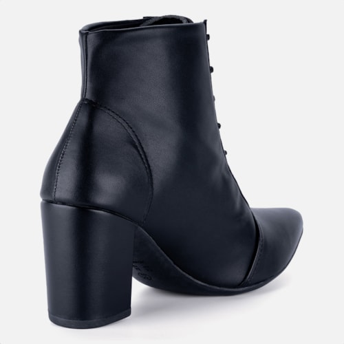 Bota Feminina Cano Curto Bico Fino Salto Grosso Confortável Preta Napa