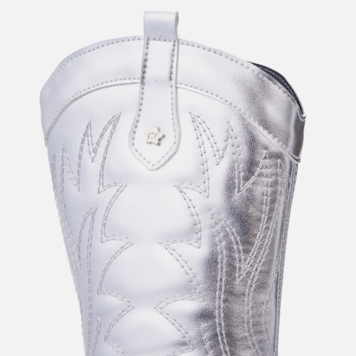 image_e87c454d-a40c-47b9-827d-1e087351a281