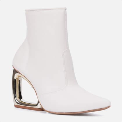 Segunda imagem do produto Bota Off White Feminina Cano Curto Salto Vazado Cromado