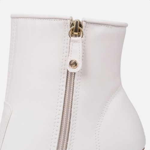 Bota Off White Feminina Cano Curto Salto Vazado Cromado