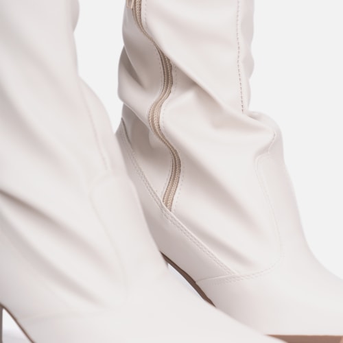 Bota Over The Knee Stretch Bico Fino Salto Grosso Alto Off White