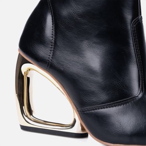 Bota Preta Feminina Cano Curto Salto Vazado Cromado