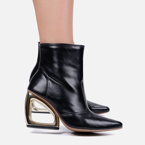 Bota Preta Feminina Cano Curto Salto Vazado Cromado