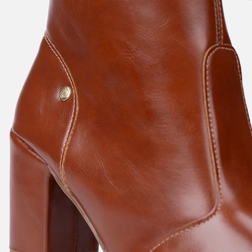 Bota Social Feminina Caramelo Cano Alto Bico Fino Salto Alto Bloco
