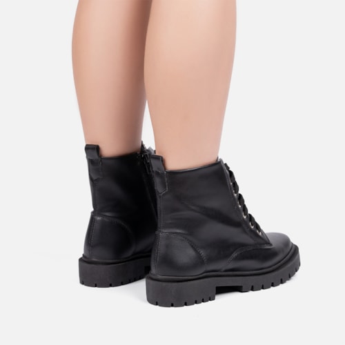 Coturno Feminino Preto Cano Curto Solado Tratorado Zíper Confortável