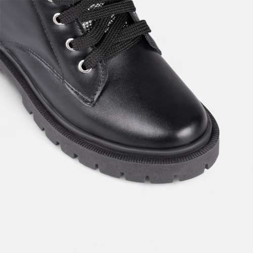 Coturno Feminino Preto Cano Curto Solado Tratorado Zíper Confortável