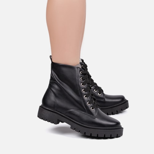 Coturno Feminino Preto Cano Curto Solado Tratorado Zíper Confortável