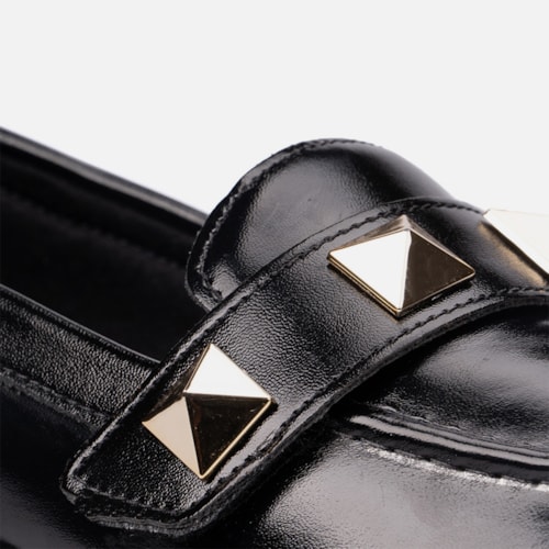 Mocassim Feminino Tira De Spikes Elegante Salto Grosso Preto - foto6 de 7