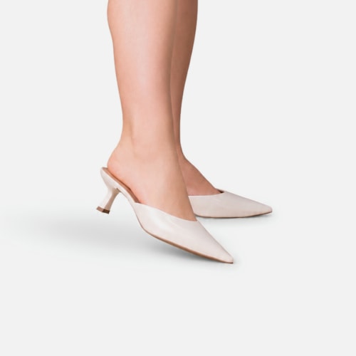 Mule Feminino Salto Taça Bico Fino Confortável Off White