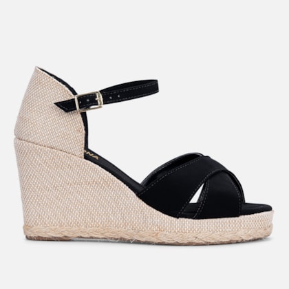 Sandália Anabela Preta Tiras Cruzadas Traseira Fechada