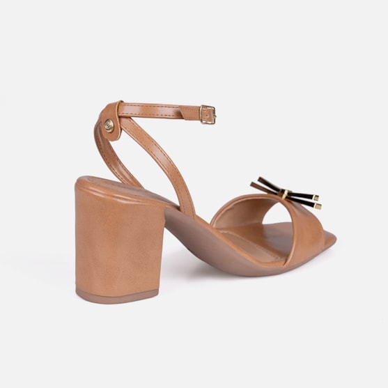 Segunda imagem do produto Sandália Caramelo Salto Alto Bloco Bico Quadrado Com Laço ABS Metalizado
