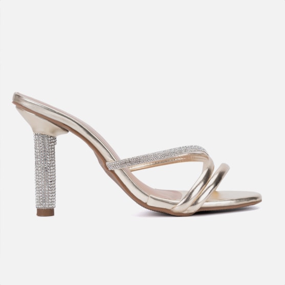 Sandália Feminina Dourada Tiras Triplas Salto Alto De Strass