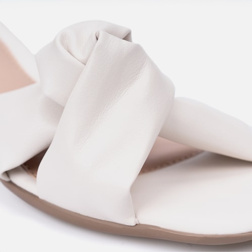 Sandália Feminina Laço Bico Quadrado Salto Médio Bloco Off White
