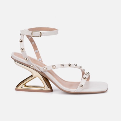 Sandália Feminina Off White Salto Alto Grosso Cromado Tiras Com Tachas