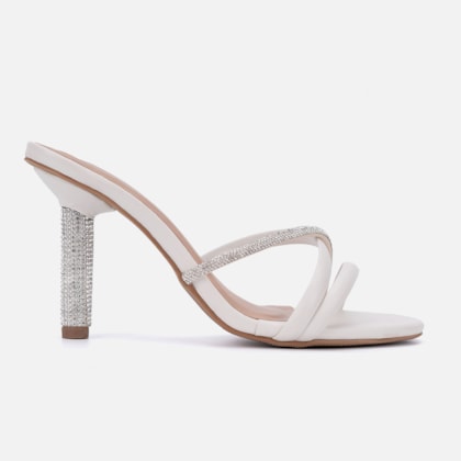 Sandália Feminina Off White Tiras Triplas Salto Alto De Strass
