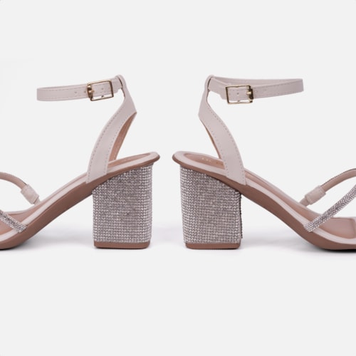 Sandália Feminina Salto Bloco Com Strass Tiras Brilhantes Off White
