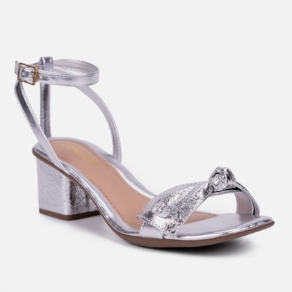 Segunda imagem do produto Sandália Feminina Salto Bloco Laço Com Textura Brilhante Moda Prata