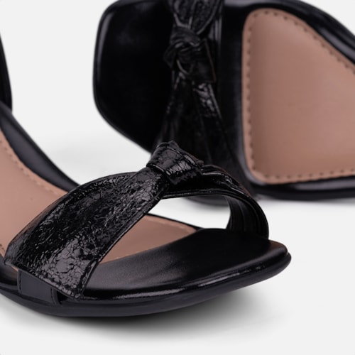 Sandália Feminina Salto Bloco Laço Com Textura Brilhante Moda Preta