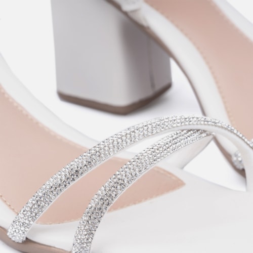 Sandália Feminina Salto Bloco Tiras De Strass Cruzadas Off White