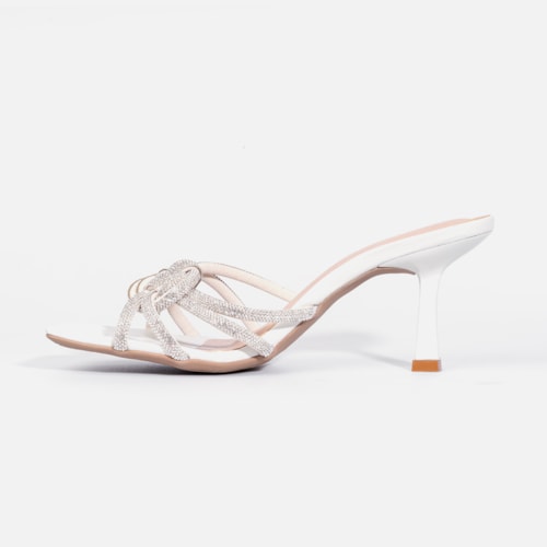 Sandália Feminina Salto Fino Bico Quadrado Tira Em Strass Com Laço Off White
