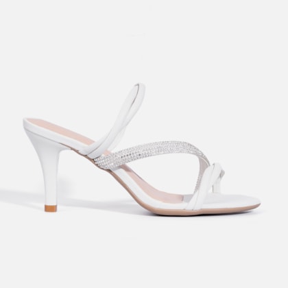 Sandália Feminina Tiras Triplas Cruzadas Com Strass e Salto Alto Fino Off White