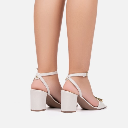 Sandália Off White Salto Alto Bloco Bico Quadrado Com Laço ABS Metalizado