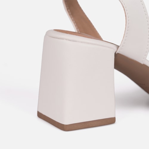 Sandália Off White Salto Alto Grosso Tiras Finas Com ABS Metalizado