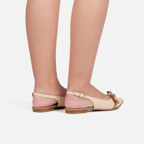 Sapatilha Bege Slingback Fivela Bico Fino Laço Delicado