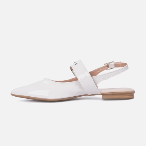 Sapatilha Feminina Bico Fino Em Verniz Tira Calcanhar Fivela Off White