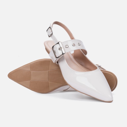 Sapatilha Feminina Bico Fino Em Verniz Tira Calcanhar Fivela Off White