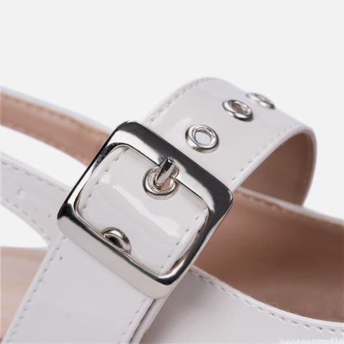 Sapatilha Feminina Bico Fino Em Verniz Tira Calcanhar Fivela Off White
