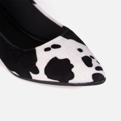 Sapatilha Feminina Camurça Animal Print Vaca Preta Bico Fino