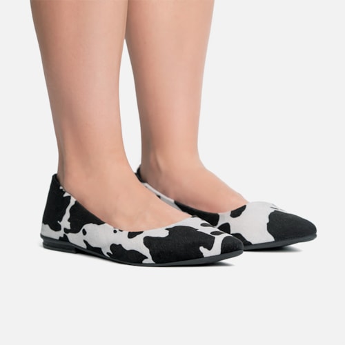 Sapatilha Feminina Camurça Animal Print Vaca Preta Bico Fino