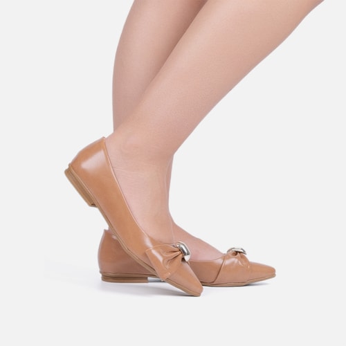 Sapatilha Feminina Caramelo Bico Fino Laço Com Aplique Oval Metalizado