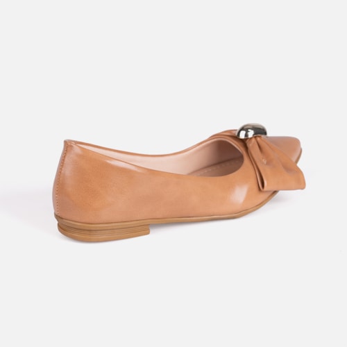 Sapatilha Feminina Caramelo Bico Fino Laço Com Aplique Oval Metalizado