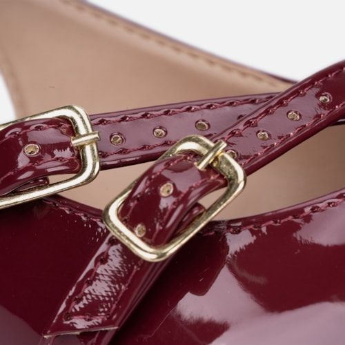 Sapatilha Feminina Slingback Bico Fino Verniz Tiras E Fivela Marsala