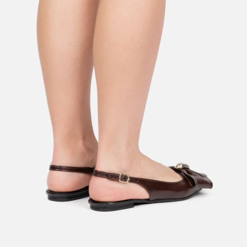 Sapatilha Feminina Slingback Marrom Laço Com Aplique Dourado Metalizado