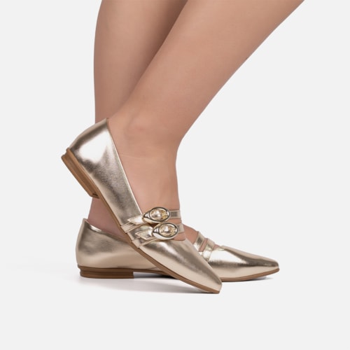 Sapatilha Verniz Dourada Bico Fino Tiras Duplas Fivela Oval Estilo Boho