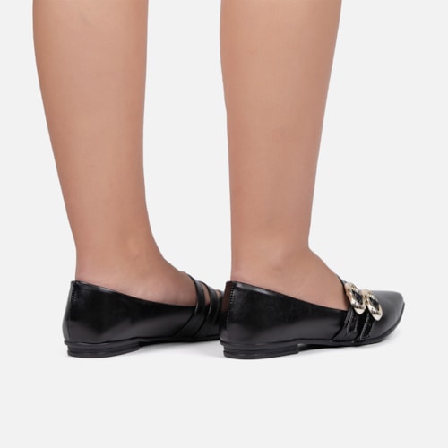 Sapatilha Verniz Preta Bico Fino Tiras Duplas Fivela Oval Estilo Boho