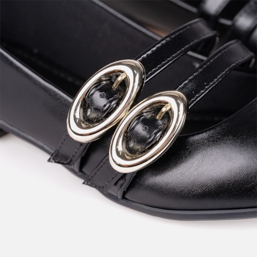 Sapatilha Verniz Preta Bico Fino Tiras Duplas Fivela Oval Estilo Boho