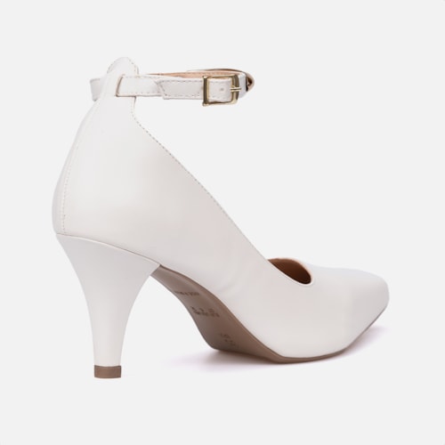 Scarpin Feminino Off White Bico Fino Enfeite Metalizado