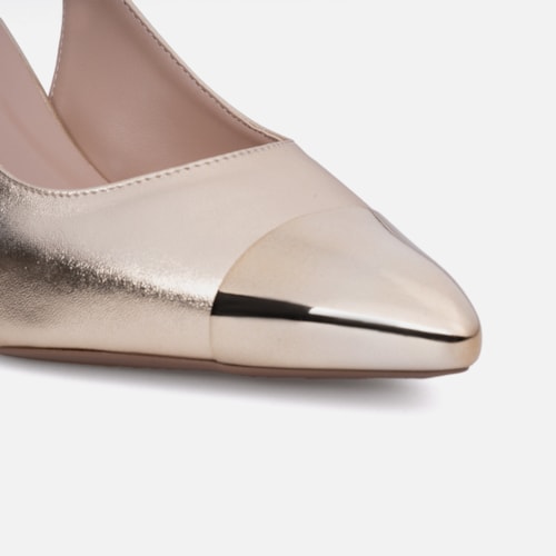 Scarpin Feminino Slingback Bico Fino Metalizado Salto Fino Elegante Dourado