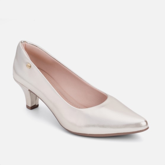 Segunda imagem do produto Scarpin Salto Baixo Verniz Bico Fino Dourado